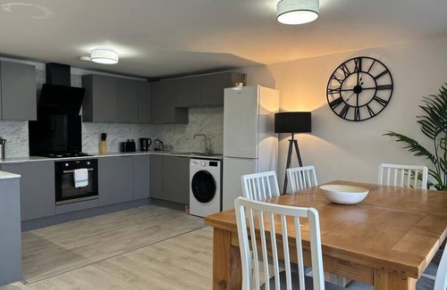 Shrewsbury Casa | Shrewsbury House, 3 En-Suites