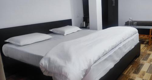 Bhowali Casa | Shri Kachi Dham Home Stay