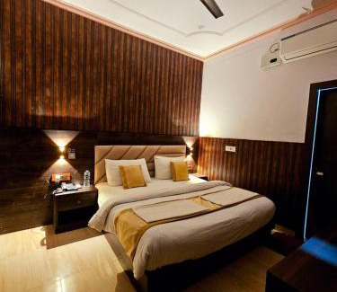Mathura Hotel | Shri Krishna Divine Dham