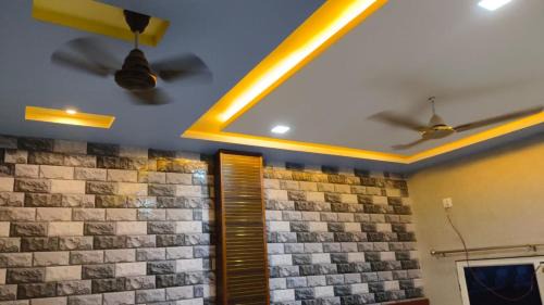 Vrindavan Hotel | Shri Prakash Dham