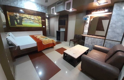 Mau Ranipur Hotel | Shri Sai Palace