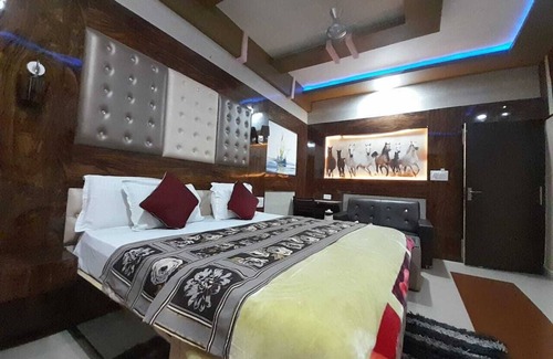Mau Ranipur Hotel | Shri Sai Palace