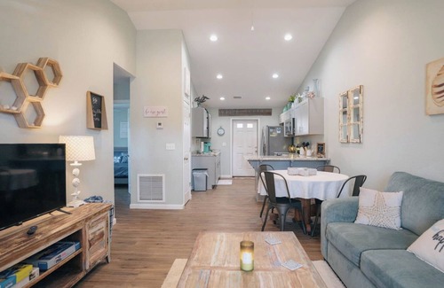 Port St. Joe Casa | Shrimp Shack - Close to Downtown & Beaches - King Bed - Boat Parking - NO Pet Fees !