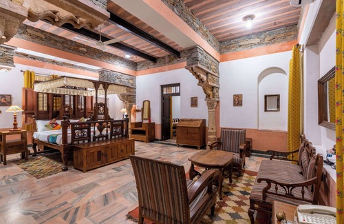 Sadri Complejo | Shrisiddhpuram