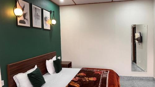 The Mall Road Casa | Shubh Homestay