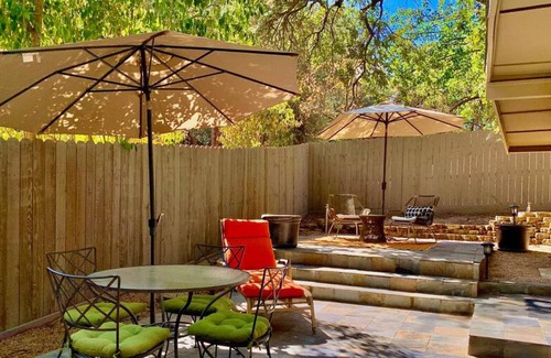 Carmichael Casa | Shurwin Suite 4 · Carmichael Sacramento : Peaceful Modern Cottage