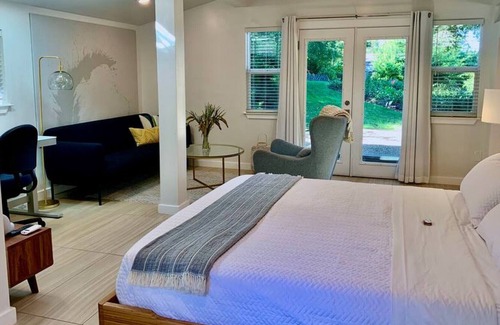 Carmichael Casa | Shurwin Suite 4 · Carmichael Sacramento : Peaceful Modern Cottage
