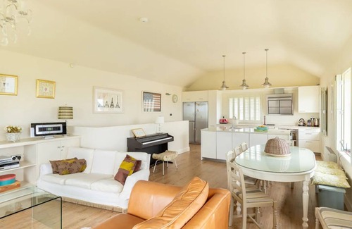 Lahinch Casa | Shutters - Lovely family home!, Shutters