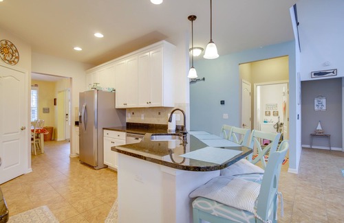Millville Casa | Shuttle to Beach: Millville Townhome w/ Porch