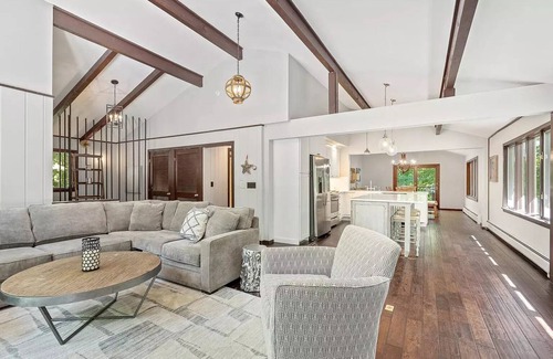 Stratton Mountain Chalet De Esquí | Shuttle to Village/lifts! .5 miles to base! Cozy Chalet!