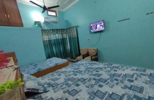 Faizabad Casa | Shyam Homestay Front Room With Private Bathroom