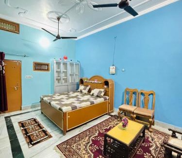 Faizabad Casa | Shyam Homestay Front Room With Private Bathroom