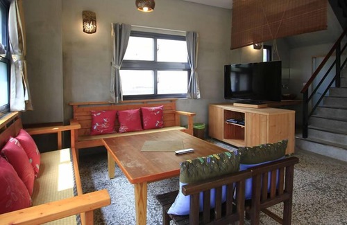 Xinshe Cama Y Desayuno | SHYE Lithuania Homestay