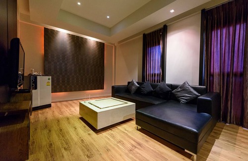 Thanon Phetchaburi Hotel | Siam Swana Hotel