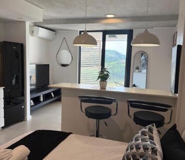 Hillhead Apartamento | Sibaya's New Horizon Apartment in Coral Point