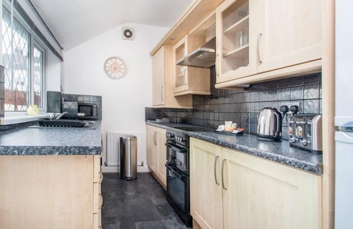 Goole Casa | Lavender Stays - Sicily House; Free WiFi, 6 Guests