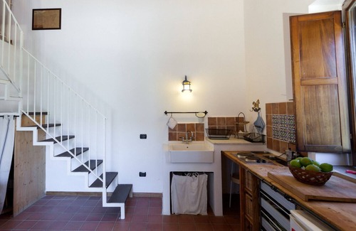 Capri Leone Casa | farmholidays Sicilia: CASA Della Palma, casa de campo con piscina pocos minutos del mar