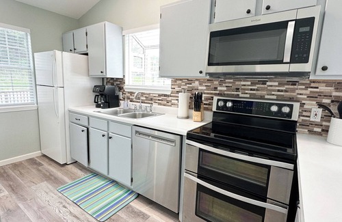 Reeds Spring Condominio | Side by Side Condos Walk-in Lake View Top Floor Next to SDC