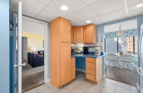 North Ocean City Condominio | Side Ocean Views From Your Private Balcony in Capri, Ocean City!