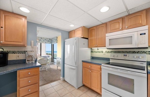North Ocean City Condominio | Side Ocean Views From Your Private Balcony in Capri, Ocean City!