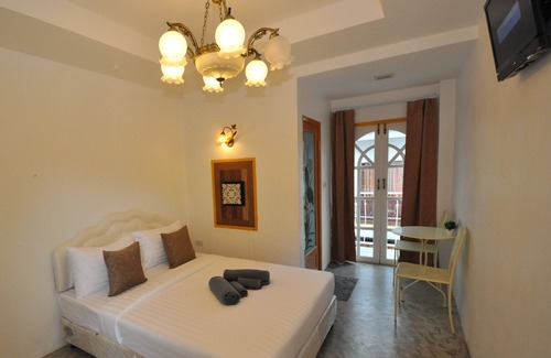 Rayong Casa | Side Walk Boutique Hotel