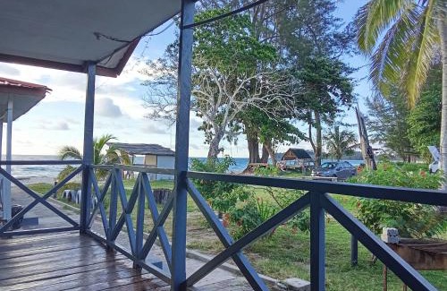 Kudat Chalet De Esquí | Sidi Beachfront Bungalows