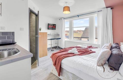 Stoke-on-Trent Apartamento | Sienna Studio 1D Near Alton Towers with Free Wi-Fi and Netflix Access