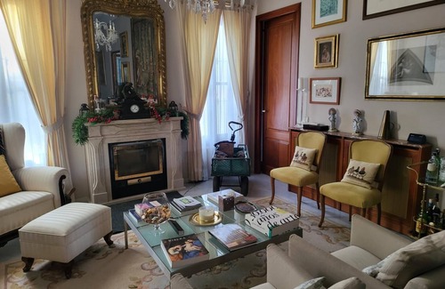 Manises Otro | Feel Spain's soul at Villa Paula