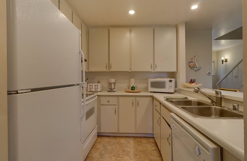 Carnelian Woods Casa | Sierra Bella: 3 dormitorios, 2 baños Casa de pueblo en Carnelian Bay, para 8 personas