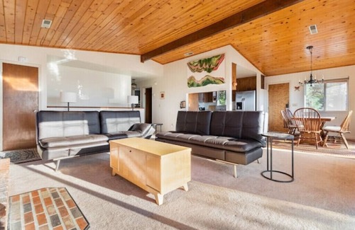 Soulsbyville Cabina | Sierra Cabin | Home Theater | Hot Tub | EV Charger