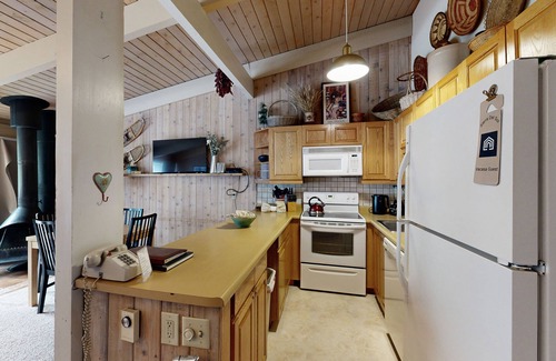 Taos Ski Valley Condominio | Sierra Del Sol | Fantastic Ski-In, Ski-Out Retreat with Loft & Views