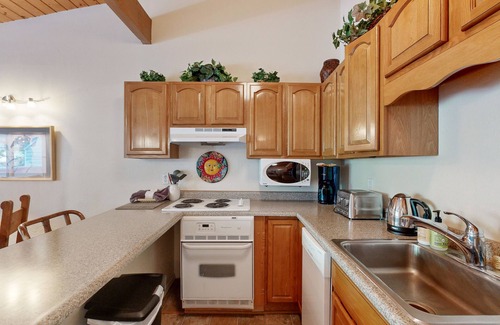 Taos Ski Valley Condominio | Sierra Del Sol | Ski-In, Ski-Out Townhome & Slope-View Balcony