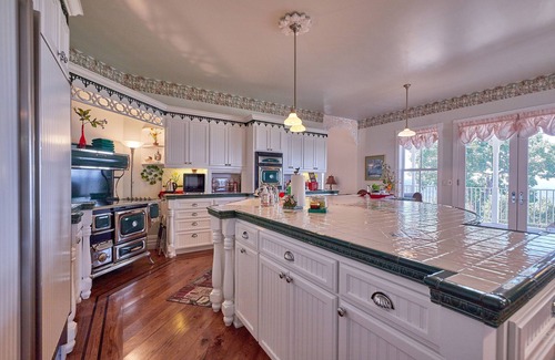 Phoenix Lake-Cedar Ridge Casa | Sierra Estate Retreat Mansion near Dodge Ridge Ski Resort. Better than Tahoe