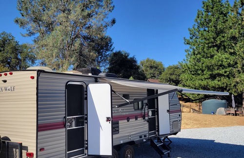 Tuolumne Casa | Sierra Nevada Getaway, Charming 2-bedroom RV in Sonora