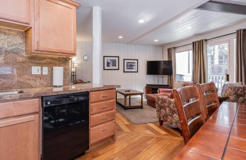 Mammoth Lakes Casa | Sierra Park Villas #66 Bldg. N
