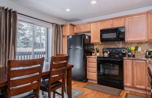 Mammoth Lakes Casa | Sierra Park Villas #66 Bldg. N