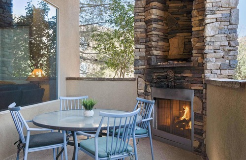 St. George Condominio | Sierra Sky Patio w/ Fireplace