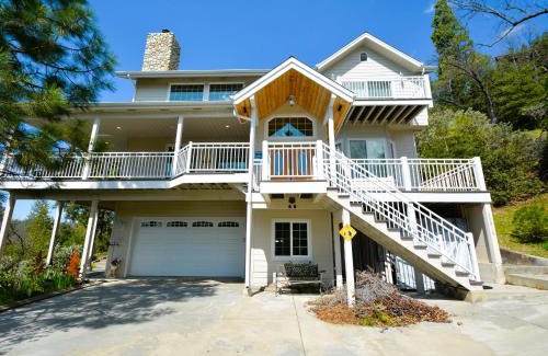 Bass Lake Casa | Sierra Sunset Lake View