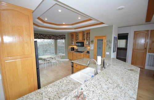 Bass Lake Casa | Sierra Sunset Lake View