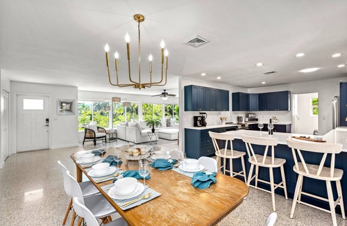 Bay Isle Casa | Siesta Dolce | Luxury Siesta Key Home w/ Private Heated Pool, Close To Beach!