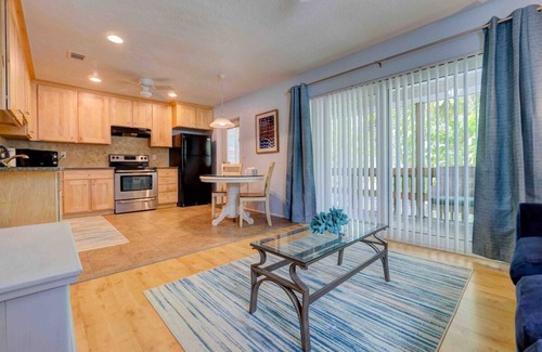 Siesta Key Cabaña | Siesta Key Sanctuary -Pool-Kayaks-TikiHut-King bed