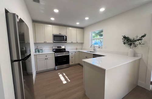 Siesta Key Villa | Siesta Key Villa / Walk to the Beach / Heated Pool