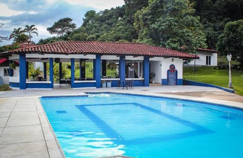 La Mesa Hotel | Siete Sentidos Estancia de Aves