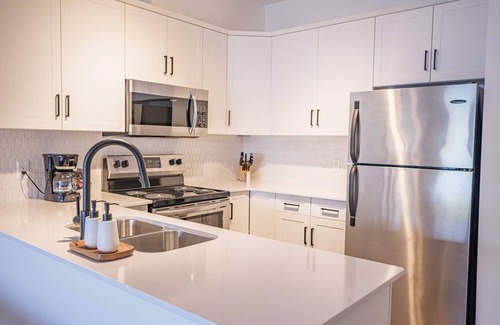 Ucluelet Condominio | SIGNATURE COLLECTION TWO BEDROOM KING SUITE + SOAKER TUB ON PATIO