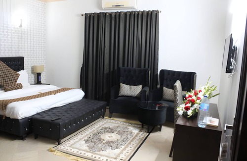 F-7 Sector Casa | Signature Inn