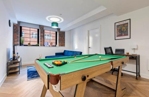 The Westside Apartamento | Signature Suite- City Centre, Canal, Pool Table, Netflix Sleeps 7