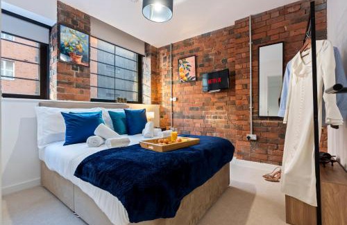 The Westside Apartamento | Signature Suite- City Centre, Canal, Pool Table, Netflix Sleeps 7