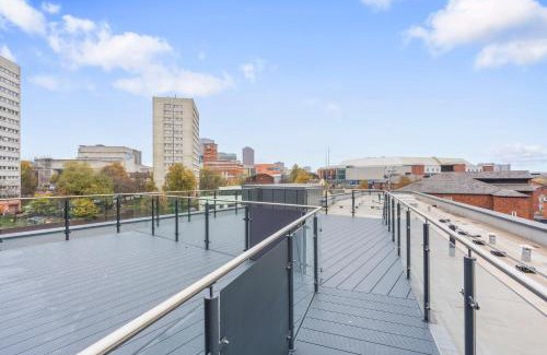 The Westside Apartamento | Signature Suite- City Centre, Canal, Pool Table, Netflix Sleeps 7