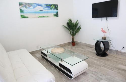 Palm Beach Shores Apartamento | SII Luxury 1 Bedroom close to the beach