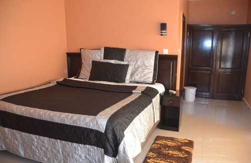 Livingstone Cabina | Sikalongo Lodge Highlands